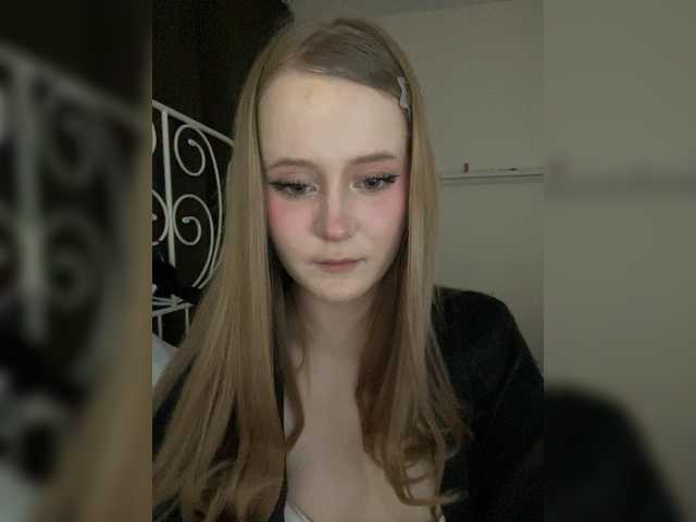 LolaMin's BongaCams show and profile