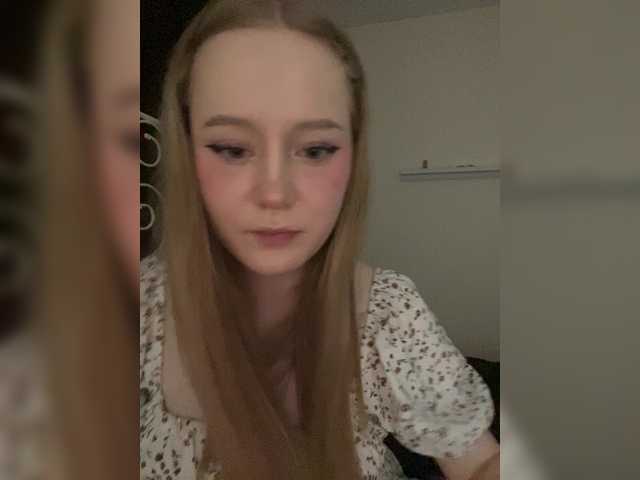 LolaMin's BongaCams show and profile