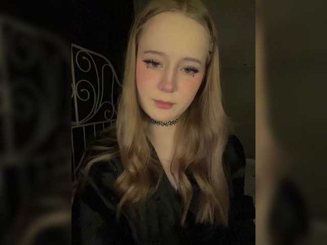 LolaMin's BongaCams show and profile