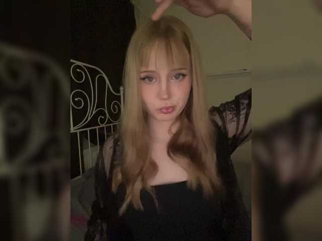 LolaMin's BongaCams show and profile