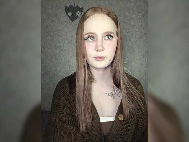 LolaMin's BongaCams show and profile