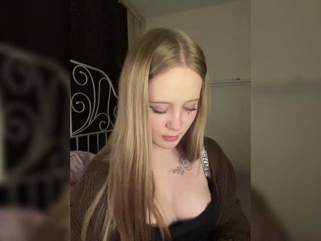 LolaMin's BongaCams show and profile