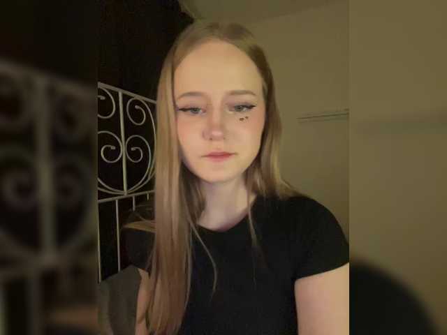 LolaMin's BongaCams show and profile