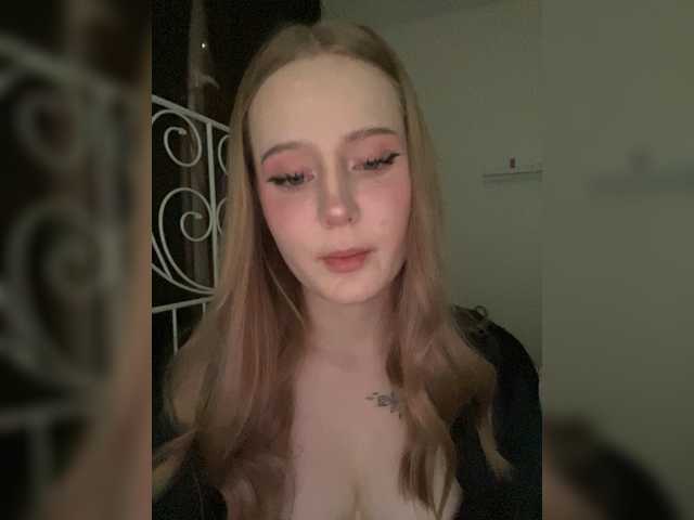 LolaMin's BongaCams show and profile