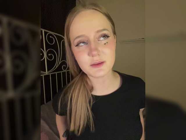 LolaMin's BongaCams show and profile