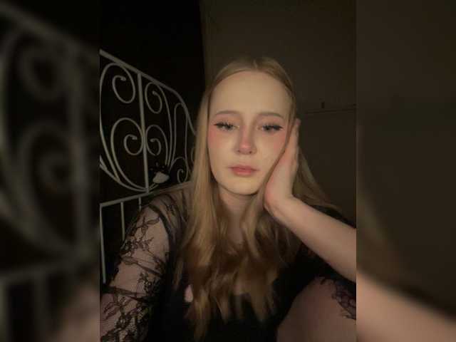 LolaMin's BongaCams show and profile