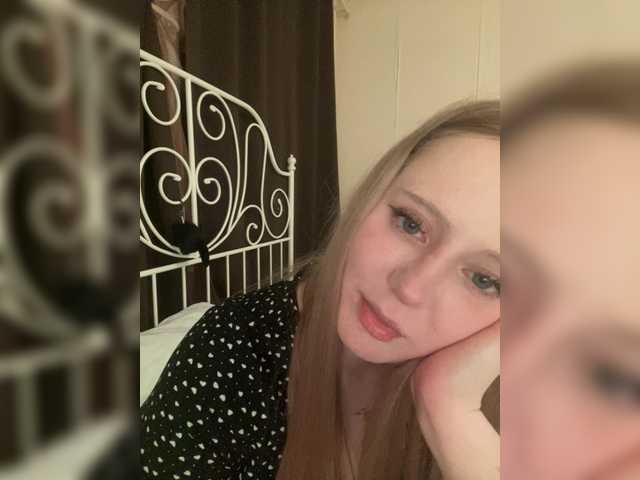 LolaMin's BongaCams show and profile