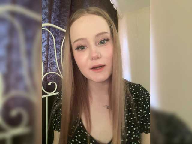 LolaMin's BongaCams show and profile