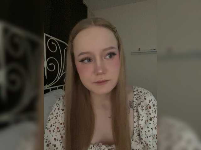 LolaMin's BongaCams show and profile