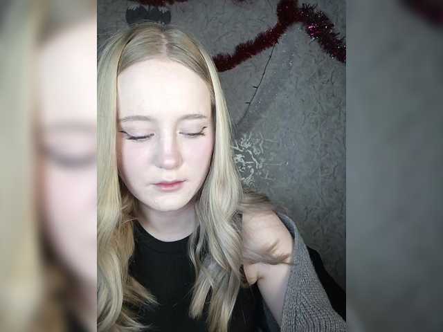 LolaMin's BongaCams show and profile