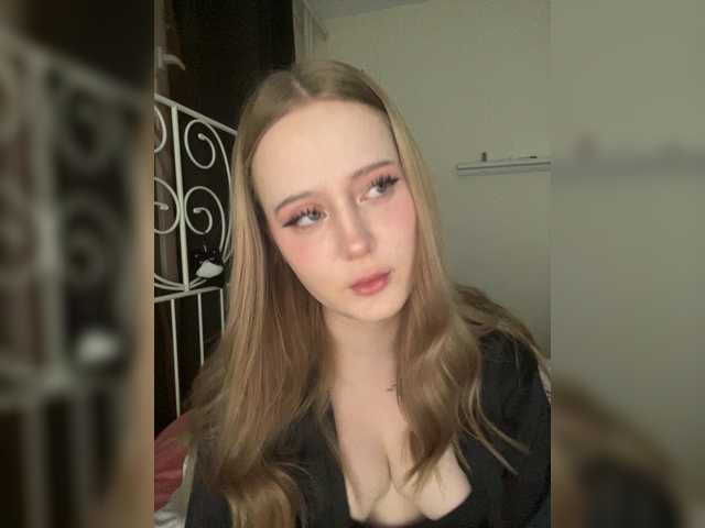 LolaMin's BongaCams show and profile