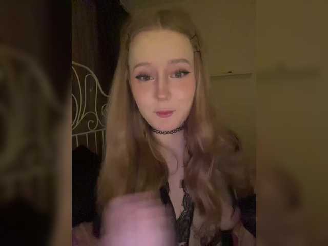 LolaMin's BongaCams show and profile