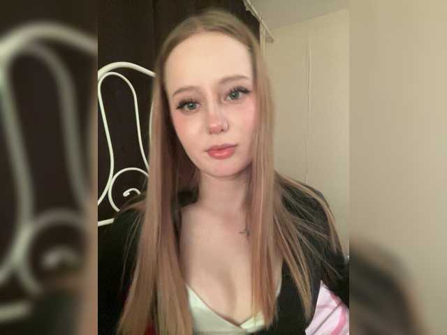 LolaMin's BongaCams show and profile