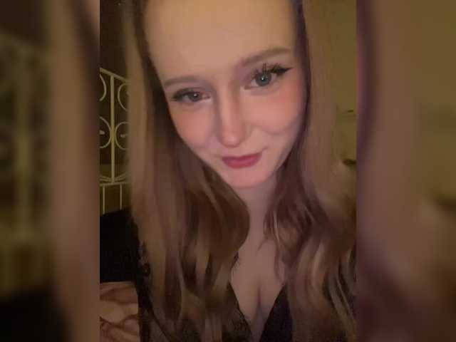 LolaMin's BongaCams show and profile