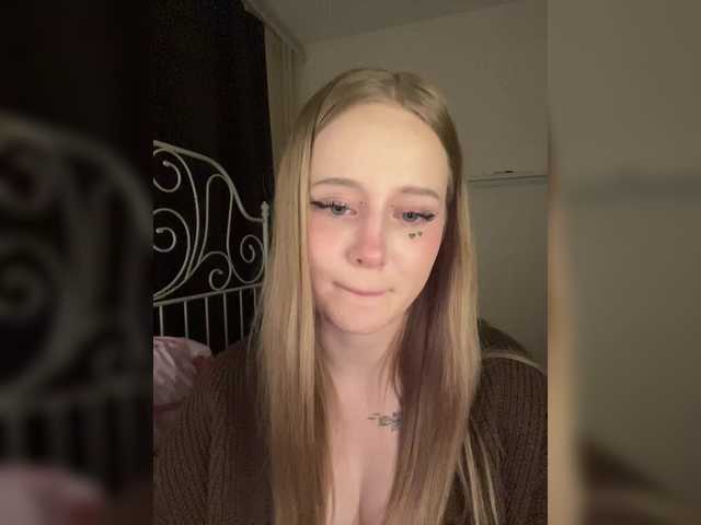 LolaMin's BongaCams show and profile