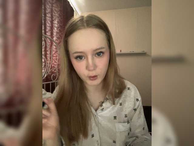 LolaMin's BongaCams show and profile