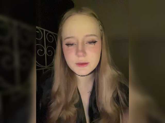 LolaMin's BongaCams show and profile