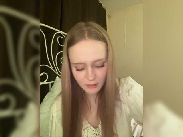 LolaMin's BongaCams show and profile