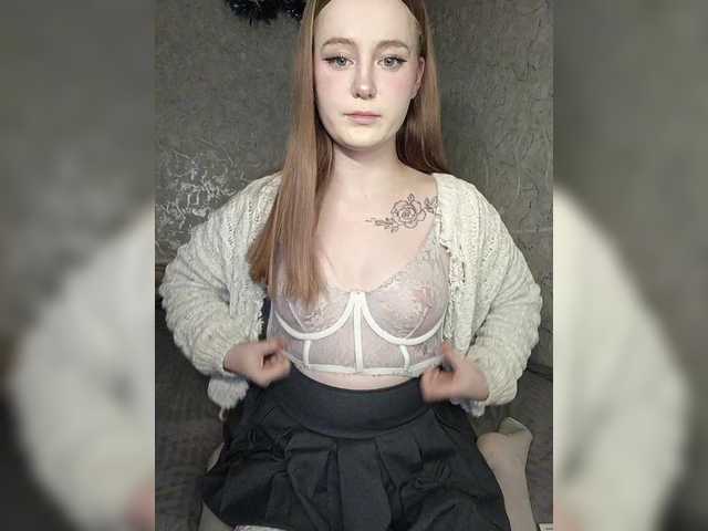 LolaMin's BongaCams show and profile