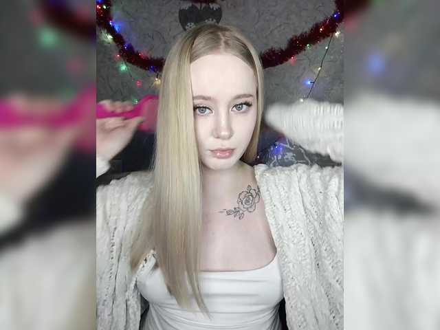 LolaMin's BongaCams show and profile