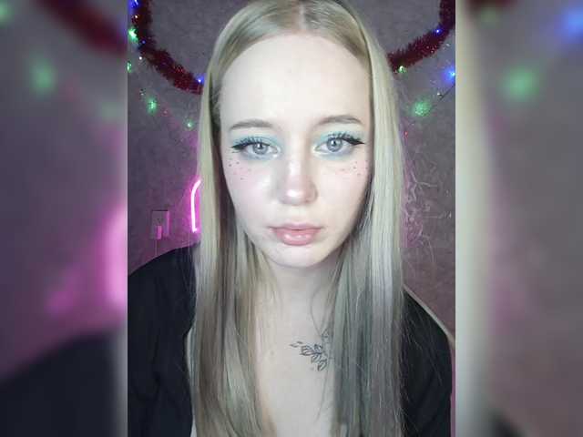 LolaMin's BongaCams show and profile