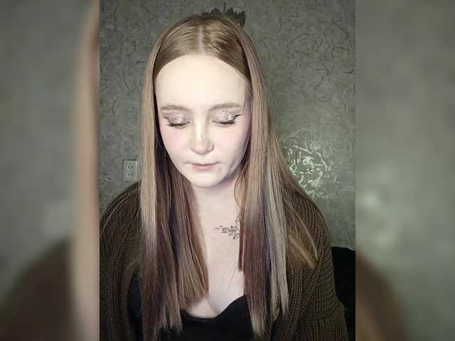 LolaMin's BongaCams show and profile