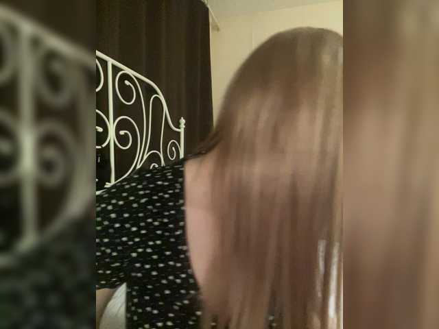 LolaMin's BongaCams show and profile