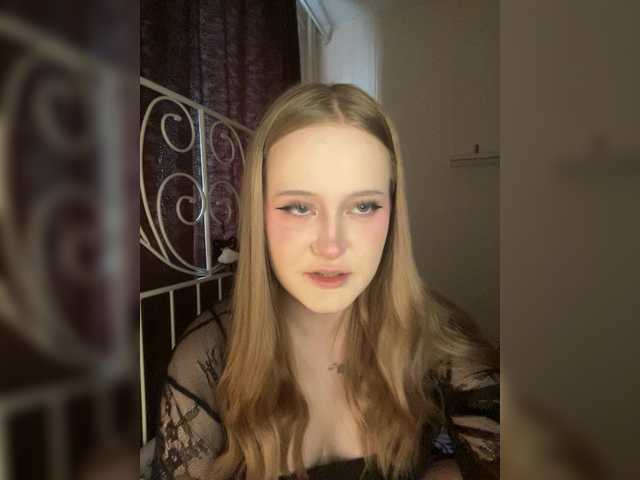 LolaMin's BongaCams show and profile