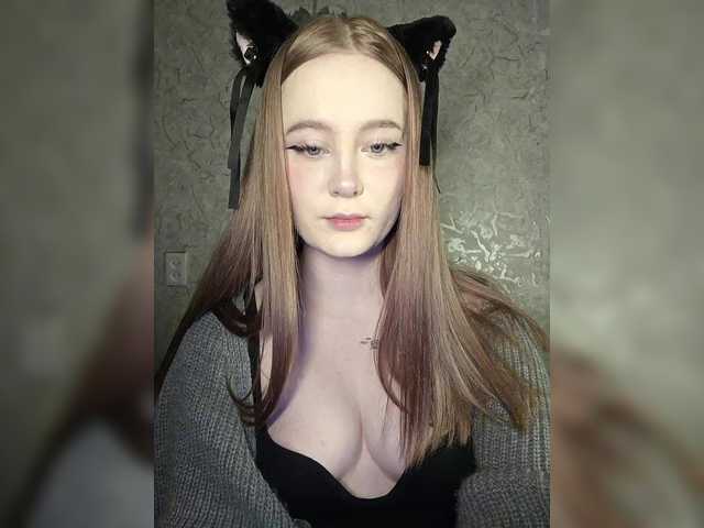 LolaMin's BongaCams show and profile