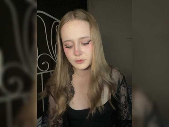 LolaMin's BongaCams show and profile