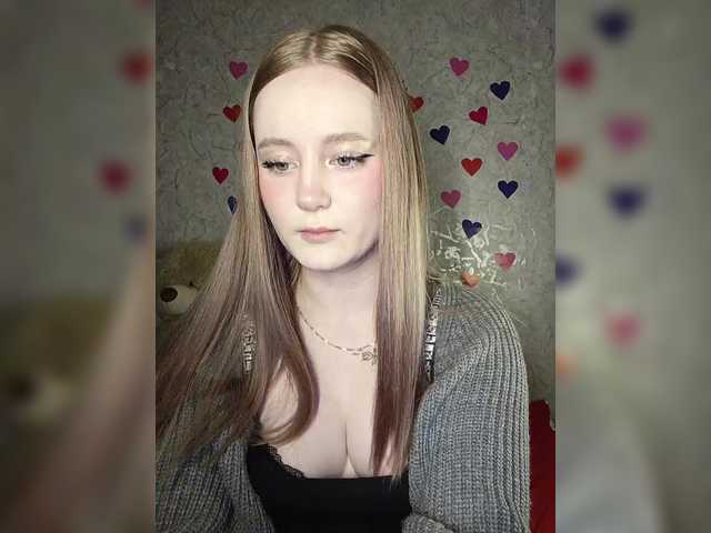 LolaMin's BongaCams show and profile