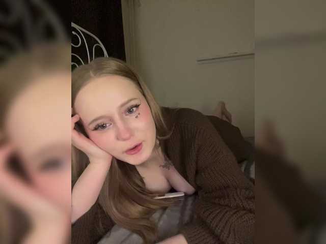 LolaMin's BongaCams show and profile