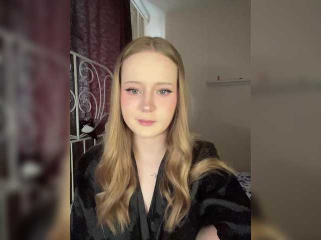 LolaMin's BongaCams show and profile