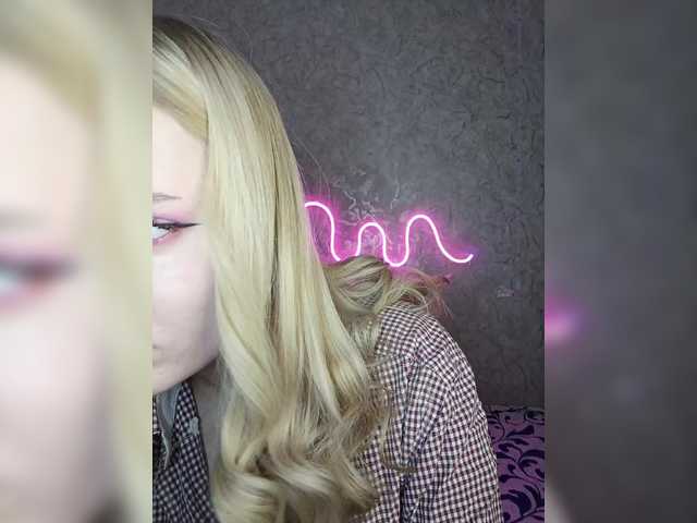 LolaMin's BongaCams show and profile