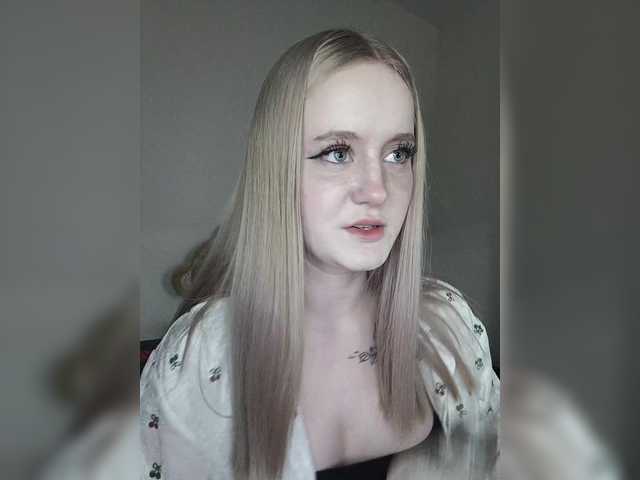 LolaMin from BongaCams