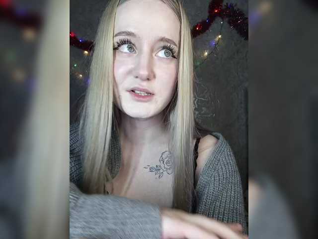 LolaMin's BongaCams show and profile