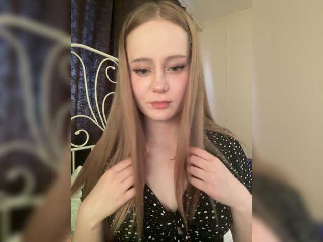 LolaMin's BongaCams show and profile