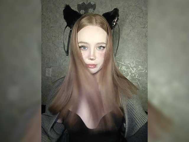 LolaMin's BongaCams show and profile