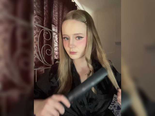 LolaMin's BongaCams show and profile