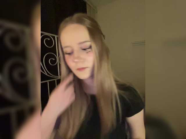 LolaMin's BongaCams show and profile