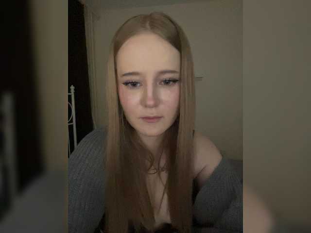 LolaMin's BongaCams show and profile