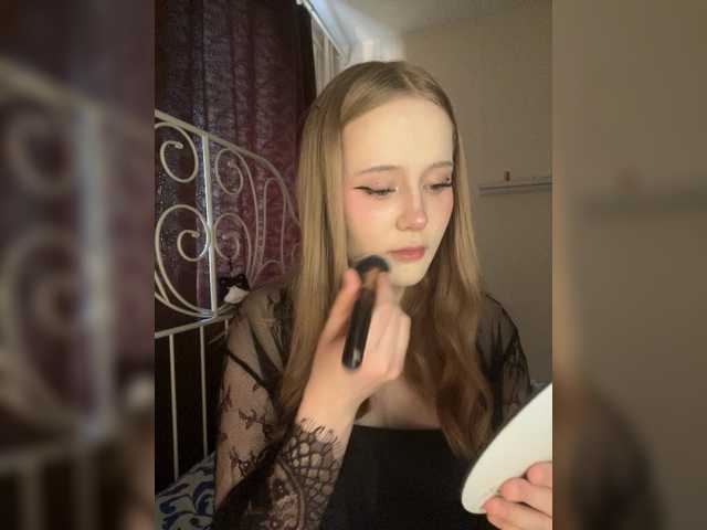 LolaMin's BongaCams show and profile