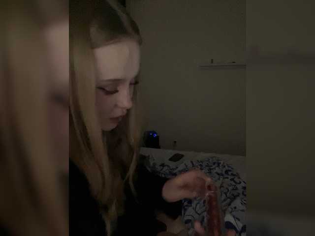 LolaMin's BongaCams show and profile