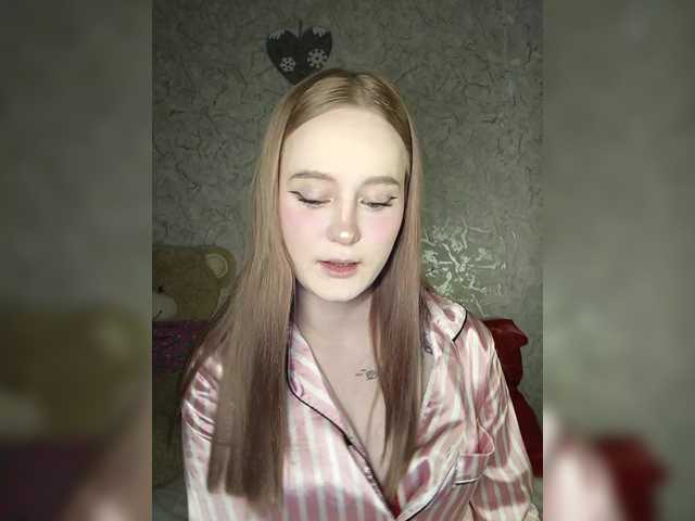 LolaMin's BongaCams show and profile