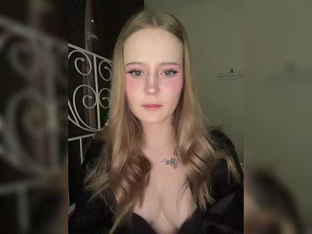 LolaMin's BongaCams show and profile