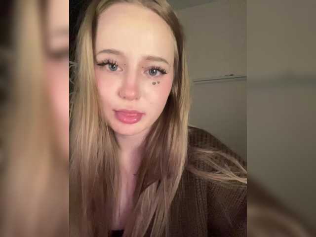 LolaMin's BongaCams show and profile