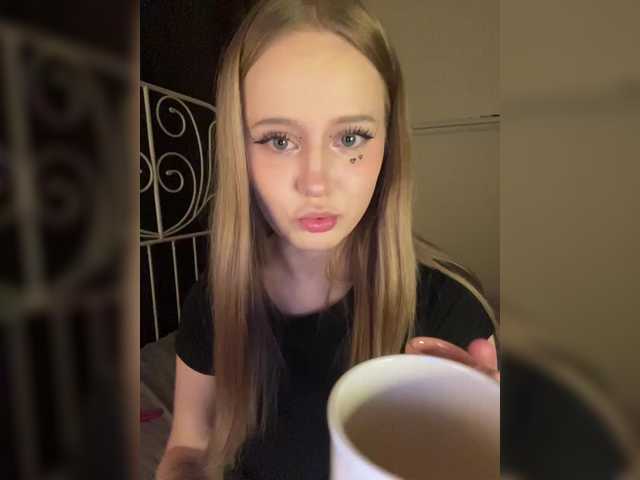 LolaMin's BongaCams show and profile