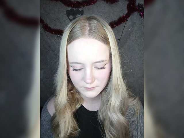 LolaMin's BongaCams show and profile