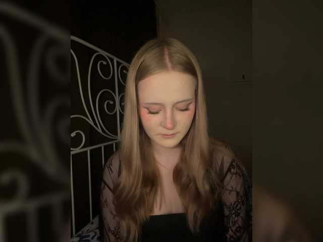 LolaMin's BongaCams show and profile