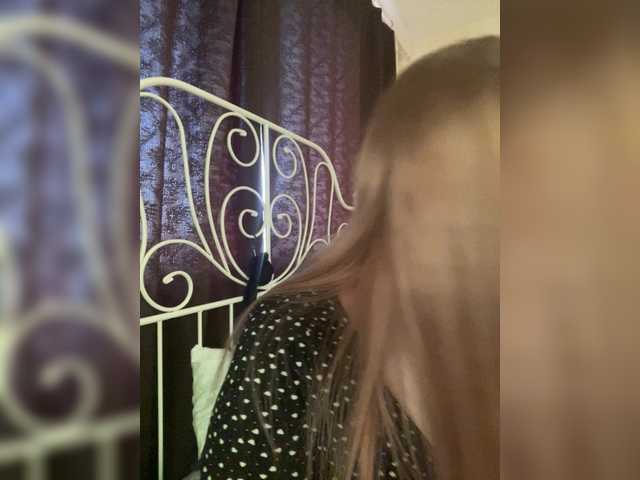 LolaMin's BongaCams show and profile